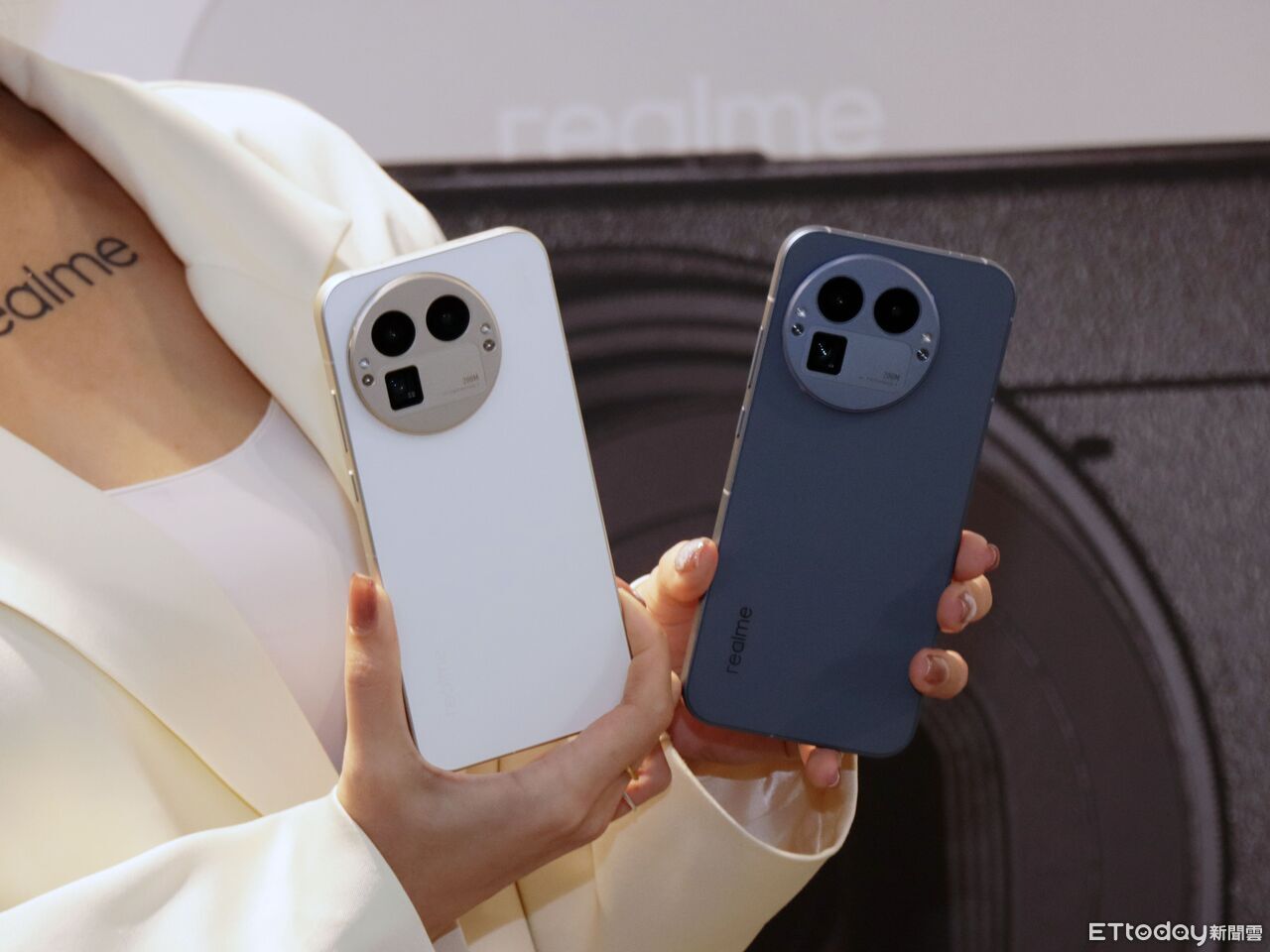 ▲▼       realme GT 8 Pro      。（圖／記者蘇晟彥攝）