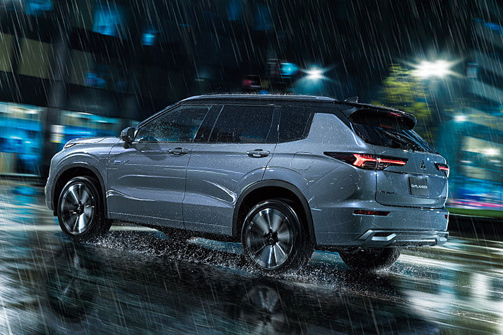 ▲日規Outlander不僅省油，還多了帥氣的黑化特仕車。（圖／翻攝自三菱）