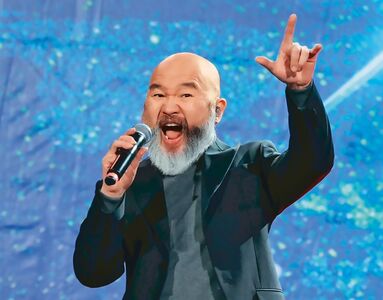 辛龍驚傳鬧翻岳父母！　帶契約上門斷往來…拒讓劉真父母見家人