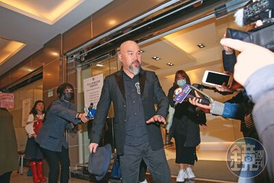 辛龍遭爆「隱瞞劉真塔位」不給探望　喪妻神隱5年親友揭鬧翻內幕