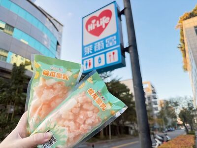 超商新推「哈密瓜菠蘿、爆餡三明治」