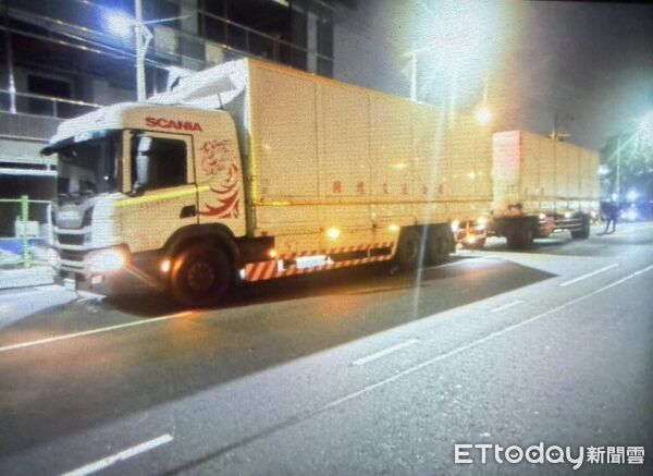 ▲▼台中市晚間死亡車禍。（圖／記者許權毅翻攝）