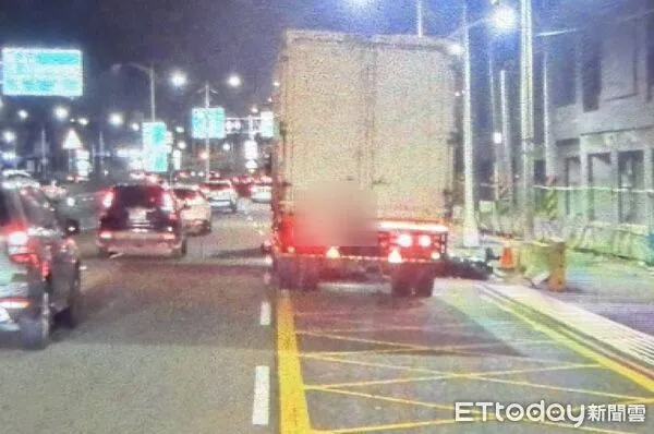 ▲▼台中市晚間死亡車禍。（圖／記者許權毅翻攝）