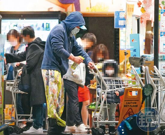 辛龍鬧翻岳父母／帶契約上門斷往來　驚傳辛龍拒讓劉真父母見家人