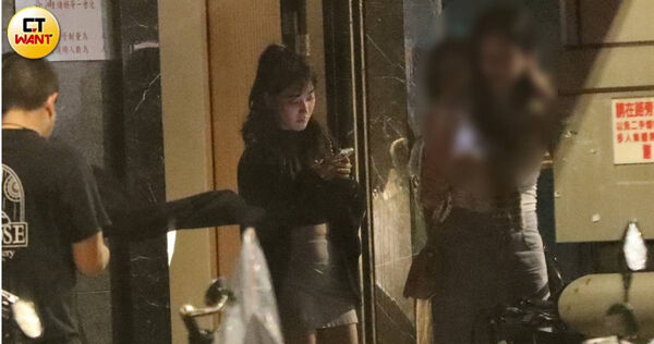 電燈泡變男主1／夏宇禾深夜電暈人夫　嘴對嘴大方接招