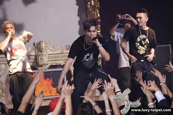 ▲▼崔惟楷分享校園演唱的過往經驗。（圖／翻攝臉書／崔惟楷）