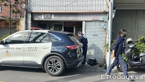 ▲▼台中男頸部刀傷無生命跡象搶救中。（圖／記者許權益攝）