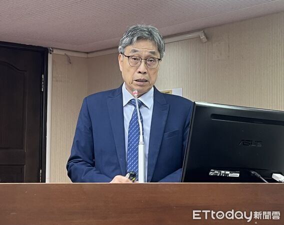 ▲▼農業部長陳駿季表示，支持老農津貼適度調整發放額度、放寬排富標準，並建立定期檢討與調整機制，但也要考量政府財政負擔能力，並點出調漲到每月1.2至1.5萬太高。（圖／記者許敏溶攝）