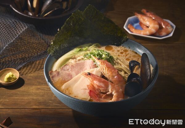 ▲麵屋一燈台中港店限定「山葵海老雞豚拉麵」。（圖／麵屋一燈提供）