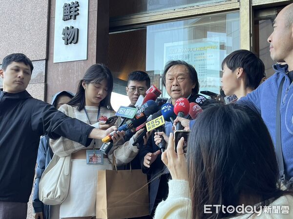 ▲▼民進黨立委王世堅受訪。（圖／記者杜冠霖攝）