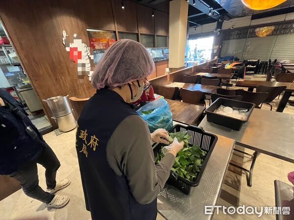 ▲▼ 高雄必比登名店驚見「蝸牛肉燥飯」　業者認了！曝可能原因 。（圖／記者賴文萱翻攝）