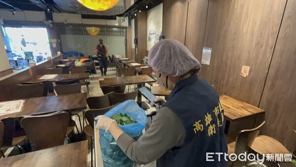 ▲▼ 高雄必比登名店驚見「蝸牛肉燥飯」　業者認了！曝可能原因 。（圖／記者賴文萱翻攝）