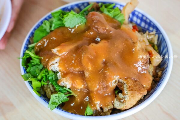 ▲▼正宗四川辣担麵(昱霖油飯)。（圖／部落客陳小可的吃喝玩樂授權提供）