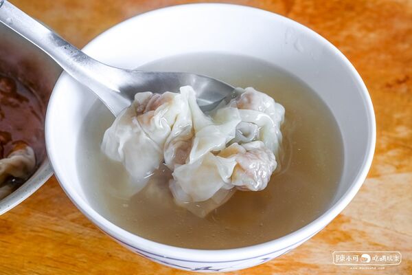 ▲▼正宗四川辣担麵(昱霖油飯)。（圖／部落客陳小可的吃喝玩樂授權提供）