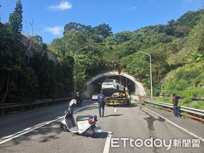 北市信義快速道路連4起追撞！9車受損　警啟動交通快打善後