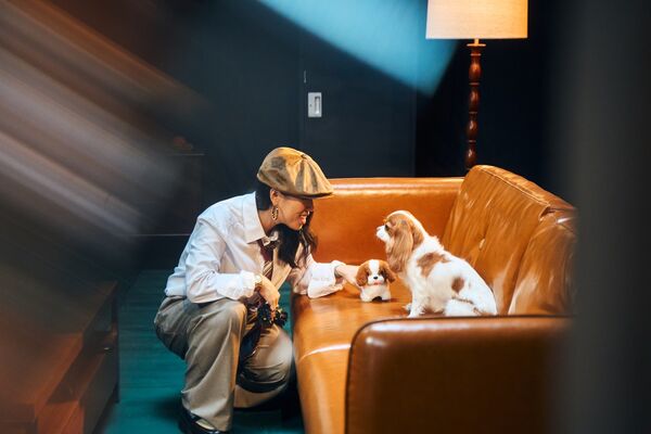 ▲▼ Miss Ko葛仲珊攜愛犬入鏡MV。（圖／索尼音樂提供）