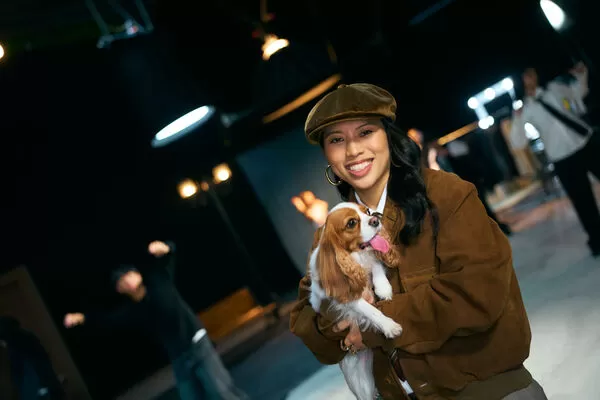 ▲▼ Miss Ko葛仲珊攜愛犬入鏡MV。（圖／索尼音樂提供）