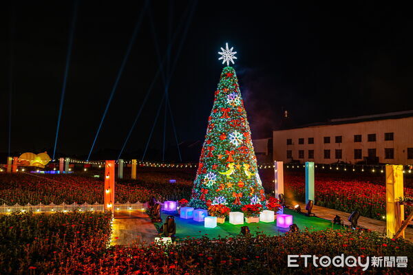 ▲草屯聖誕點燈溫馨登場，縣長許淑華讚彰明電子熱心公益。（圖／南投縣政府提供）