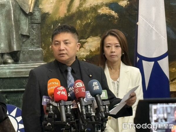 ▲▼國民黨文傳會主委吳宗憲受訪。（圖／記者鄭佩玟攝）