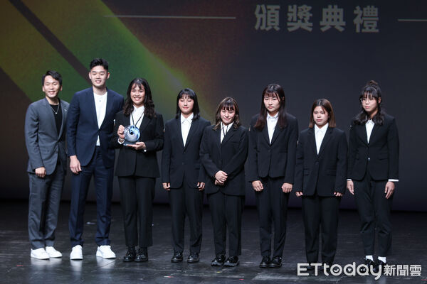 ▲體育運動精英獎，最佳運動團隊獎中華女子拔河隊。（圖／記者林敬旻攝）