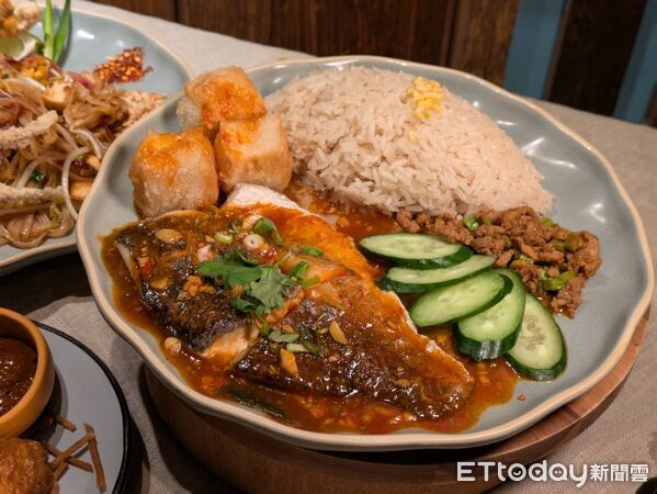 ▲帕泰家個人餐新增5款主菜　周二、五沙嗲加購只要50元。（圖／記者黃士原攝）