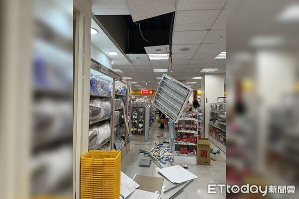▲▼台東地震，中華路寶雅輕鋼架天花板掉落。（圖／記者楊晨東翻攝）