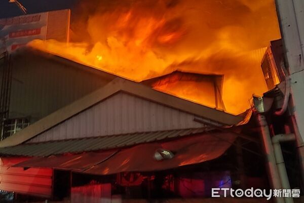 ▲▼嘉義市發生火警。（圖／記者翁伊森翻攝）