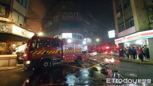 ▲▼北市民宅火警，2人明顯死亡。（圖／記者黃彥傑攝）