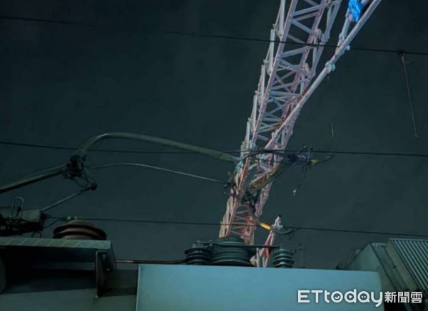 ▲▼台鐵成功到彰化間電車線垂落。（圖／讀者提供）