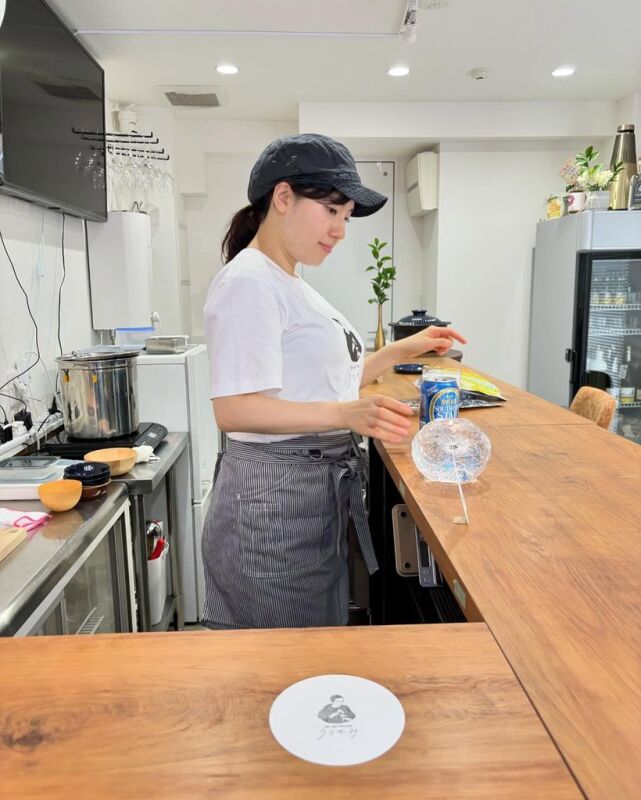 ▲▼居酒屋輕熟女過去是一位頂級AV女優。（圖／翻攝批踢踢）