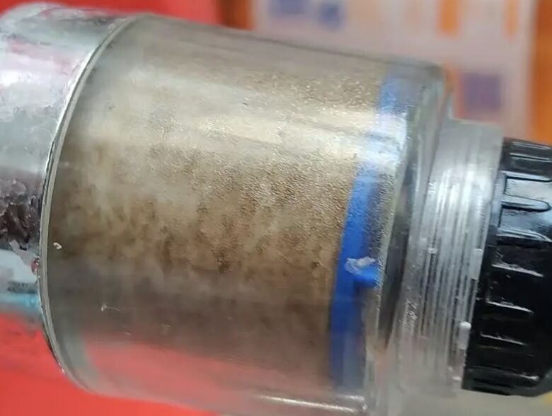 ▲哈爾濱一社區自來水出現嚴重的品質問題。（圖／翻攝極目新聞）