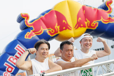 明星媽媽組火力全開　61歲夏靖庭體力震撼全場