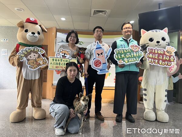 ▲狂犬病鼬獾近年仍持續被驗出病例，動保單位提醒民眾若發現異常野生動物出沒，應提高警覺、勿靠近接觸，飼主每年定期替犬貓施打狂犬病疫苗，降低狂犬病傳播風險。（圖／記者林東良翻攝，下同）