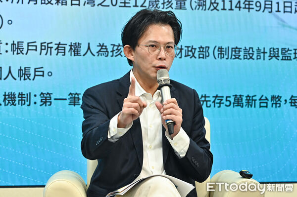 ▲黃國昌25B控民進黨從未成立少子女化辦公室。（圖／記者李毓康攝）