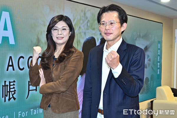 ▲▼國民黨主席鄭麗文（左）與民眾黨主席黃國昌一同出席「搶救少子國安危機 TFA 助台灣一臂之力！」記者會。（圖／記者李毓康攝）