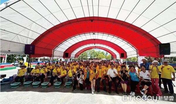 ▲▼七星潭社區海洋牽罟漁村體驗活動及表演廣場舞台新建暨周邊環境美化工程。（圖／花蓮縣政府提供，下同）