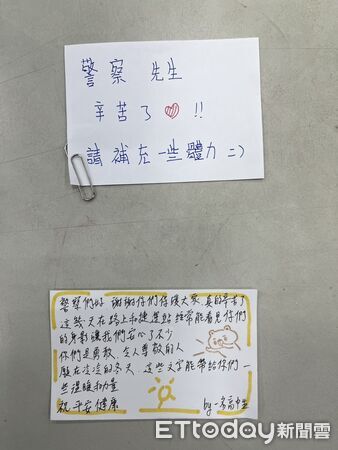 ▲▼     肯定警方偵辦張文案 中正一分局湧入大批加油花籃        。（圖／記者邱中岳翻攝）