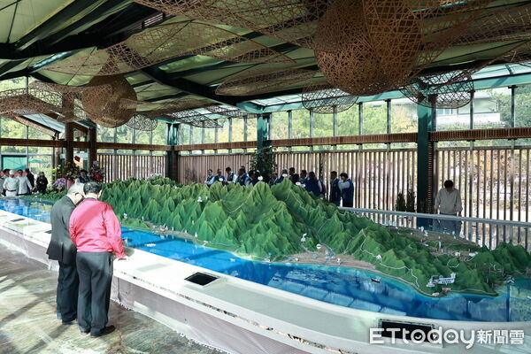 ▲埔里日月迎賓公益園區開幕，全台最大地理立體模型亮相。（圖／南投縣政府提供，下同）