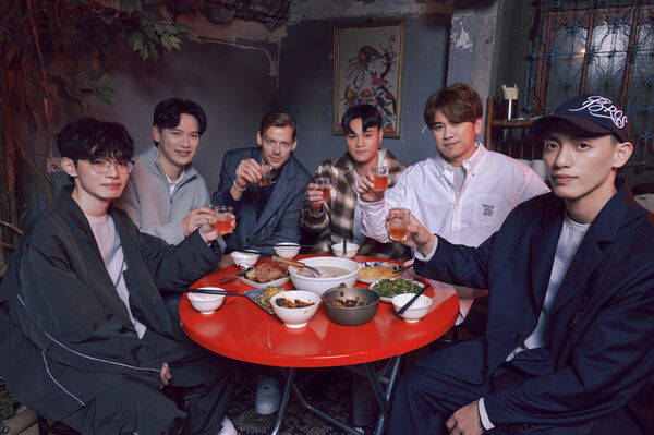 ▲中信兄弟棒球隊、新北中信特攻籃球隊，以及中信飛牡蠣電競戰隊推出聯名服飾。（圖／中信育樂提供）