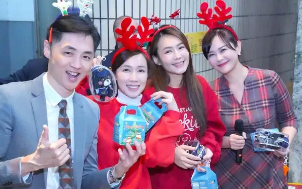 ▲宋逸民(左起)、小薰、李又汝與陳維齡報佳音。（圖／藝起發光）