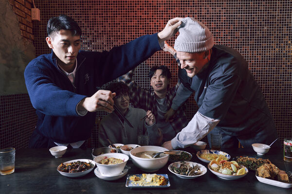 ▲中信三兄弟聯名plain-me！「Hang out with bros」12/31開賣。（圖／中信兄弟提供）