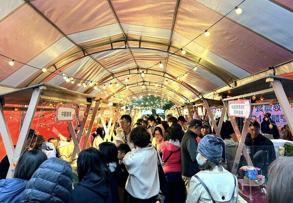 ▲桃園草莓食農聖誕市集開幕