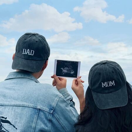 ▲▼欸你這週要幹嘛小粉紅懷孕！網驚：一直以為是單身。（圖／翻攝自Instagram／littlepink_abby）