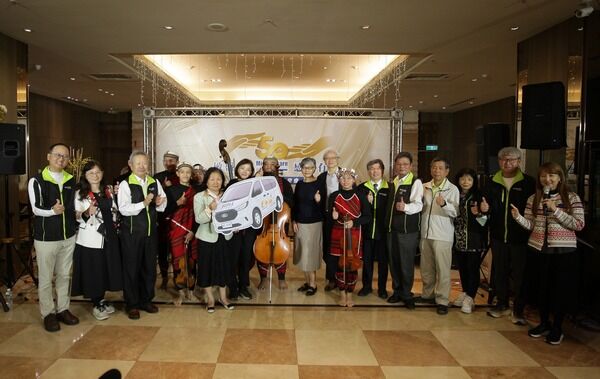 ▲怡仁愛心基金會慈善音樂會公益捐贈送關懷