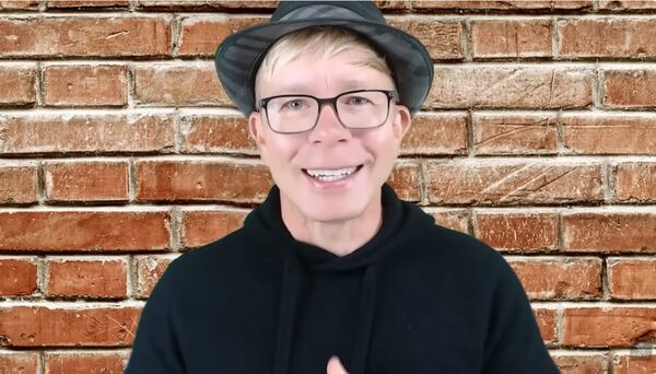 加油站員工中「8.8億樂透」21歲就退休　親吐遺憾跟無奈