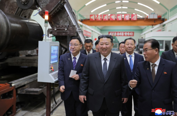 ▲▼北韓領導人金正恩近期在東岸城市咸興巡視多家飛彈與軍工企業。（圖／取自朝中社）