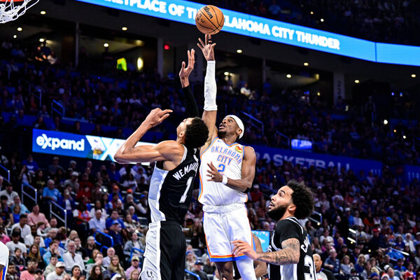 ▲馬刺雷霆聖誕大戰，溫班亞瑪（Victor Wembanyama）、吉爾吉斯亞歷山大（Shai Gilgeous-Alexander）。（圖／達志影像／美聯社）