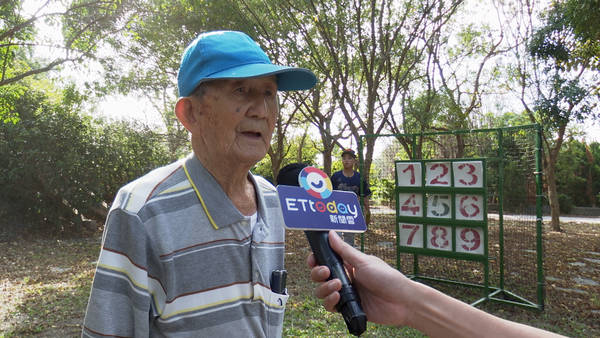 ▲▼頂新和德文教基金會,永靖國中棒球隊在地回饋家鄉,永靖四芳社區長輩。（圖／記者姜國輝攝）