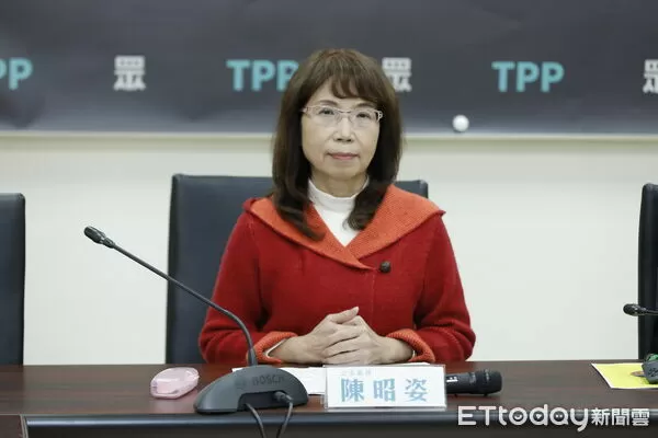 ▲▼民眾黨立法院黨團26日召開黨團記者會，總召黃國昌、副總召張啟楷、感事長陳昭姿出席。總召黃國昌要賴清德講清楚，憲法到底哪一條有規定要在12/31前把總預算給審完。（圖／記者湯興漢攝）