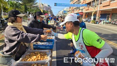 邊跑邊吃!高雄富邦馬拉松明年1月登場 17補給站在地美食曝
